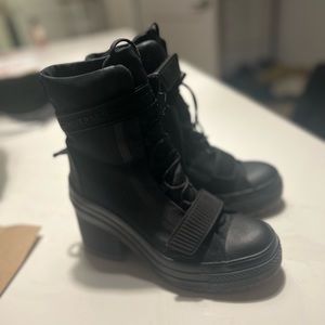 like new  Converse sneaker boots women's 8